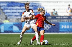 拒絕高薪+長約！ESPN：普特拉斯決定留在巴薩女足，拒絕巴黎邀約