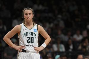 突然斷電！自由人次節(jié)8分多鐘僅得5分&單節(jié)12-26 半場落后14分