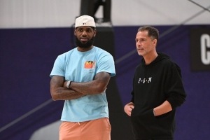 夸梅：詹姆斯若離開會影響球員收入 希望他不要讓大家陷入困境