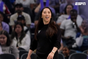 創(chuàng)造紀(jì)錄！WNBA擴(kuò)張球隊(duì)女武神主帥首賽季獲年度最佳教練