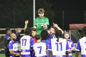 虎父無(wú)犬子！切赫16歲兒子上演成年隊(duì)首秀，點(diǎn)球大戰(zhàn)2次撲出點(diǎn)球