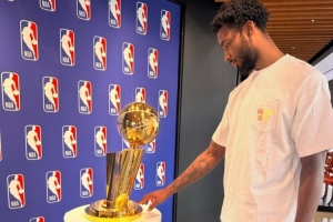 你對下賽季NBA最大膽的預(yù)測是什么？伊森母親：吾兒染指冠軍獎(jiǎng)杯