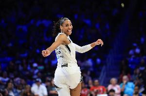 占球隊(duì)總得分一半還多！阿賈38分5板3助3斷2帽 其他隊(duì)友合計(jì)36分