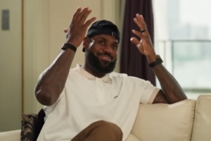 詹姆斯談爭(zhēng)球權(quán)熱梗：那就是我們的球權(quán)啊  我在努力贏球和奪冠