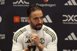 阿莫林：曼聯(lián)可能是壓力最大的俱樂(lè)部 我們需在禁區(qū)內(nèi)更積極果斷