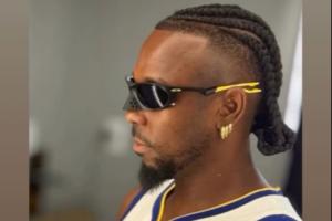 無(wú)球可踢！32歲費(fèi)南多曬最新造型，上次參加比賽還是去年12月