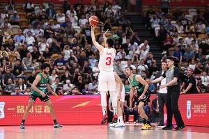 去年今天：胡明軒三分穿云箭壓哨絕殺 中國熱身賽復仇尤文圖特