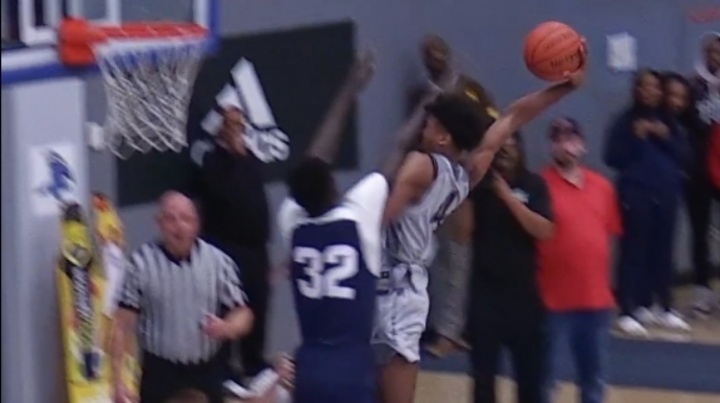 在太陽能否打出來？美媒曬杰倫-格林高中炸裂隔扣視頻 身體是真好