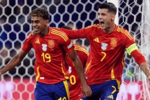 西媒：西班牙參加2026世界杯主場球衣可能已經(jīng)出爐，傳統(tǒng)紅衣藍(lán)褲