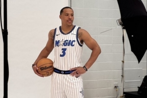 魔術(shù)新賽季氛圍火爆！貝恩在奧蘭多高速拋錨 反獲球迷熱情歡呼