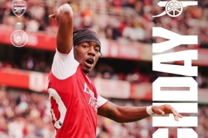 阿森納曬海報預(yù)熱戰(zhàn)曼城：馬杜埃凱擔(dān)綱主角