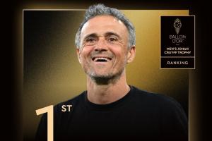 實至名歸！官方：恩里克獲克魯伊夫獎，上賽季率巴黎奪4冠