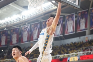 曾凡博腰部傷病的恢復(fù)情況良好 他跟籃網(wǎng)訓(xùn)練后得到了不錯(cuò)的評價(jià)