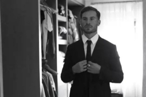 英媒：麥卡利斯特未能參加金球頒獎(jiǎng)典禮可能是去陪產(chǎn)