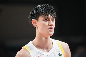 還剩一個(gè)雙向合同位置！媒體人：對曾凡博最終留在籃網(wǎng)持樂觀態(tài)度