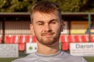 祝福！前阿森納青訓球員比賽中腦部重傷，已被置于誘導昏迷狀態(tài)