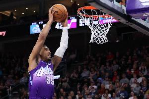 記者：爵士裁小馬丁最多可釋放1050萬空間 但目前仍處于超帽狀態(tài)