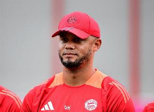 孔帕尼：凱恩攻防俱佳且訓練中還帶動隊友，這讓我的工作倍感輕松