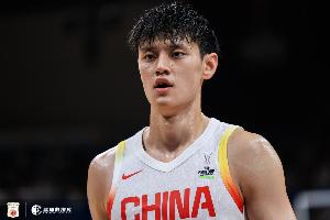 媒體人：曾凡博打好季前賽 拿到籃網(wǎng)雙向合同的希望還是非常大的