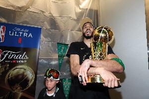 塔圖姆：我會爭取完全健康后復(fù)出 我想讓孩子們知道爸爸沒有放棄