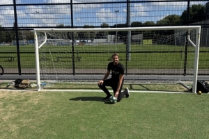 37歲前荷蘭國門克魯爾宣布退役，曾在英超效力多年