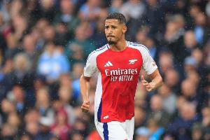 防止皇馬挖角！羅馬諾：薩利巴即將漲薪續(xù)約，與槍手簽新長期合同