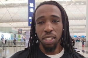 克羅斯踏上返程的航班！中國香港金牛祝他未來一切順利 后會有期