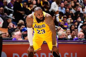 23年頭一遭！本賽季是詹姆斯生涯首次背負(fù)“打完就到期”的合同