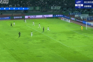 卡列洛半場補(bǔ)時第10分鐘破門，浙江連追兩球暫2-3落后蓉城