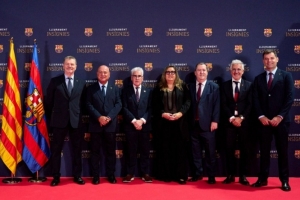 官方：近700名擁有超25年會(huì)齡的巴薩會(huì)員獲頒銀質(zhì)獎(jiǎng)?wù)? >
                                        </div>
                                    </div>
                                                                        <div   id=