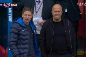 利物浦vs水晶宮看臺球迷出現(xiàn)醫(yī)療狀況，比賽中斷5分鐘后恢復