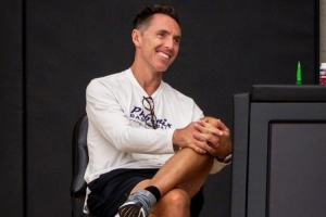 布克：兩屆MVP納什提升了球隊等級  他可是這項運動的頂尖高手