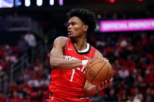 美記：阿門打控衛(wèi)時火箭每百回合比對手多拿10.7分 這方案可行