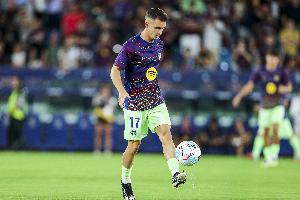 世體：卡薩多因身體不適退出訓(xùn)練，巴薩正在評估球員傷情