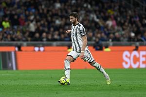 意媒：維拉、狼隊(duì)和西漢姆聯(lián)有意洛卡特利，球員身價(jià)約3000萬歐