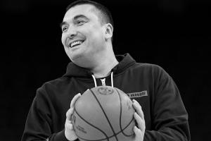 人情味！勇士將已故助教德?lián)P之子招入球隊(duì) 擔(dān)任視頻協(xié)調(diào)員一職