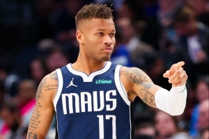 美記：國(guó)王和后衛(wèi)德克斯特-丹尼斯已達(dá)成簽約協(xié)議