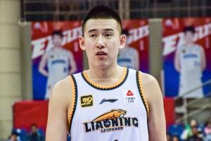 媒體人：付豪熱身賽遭張益炅抱摔 好在檢查后顯示無(wú)結(jié)構(gòu)性損傷