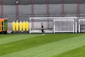 記者：自內(nèi)收肌拉傷以來(lái)，斯坦尼西奇首次恢復(fù)跑步訓(xùn)練