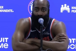 哈登：我重點(diǎn)加強(qiáng)了體能和力量訓(xùn)練 球隊(duì)補(bǔ)強(qiáng)了各位置的短板