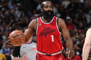 哈登：上賽季外界預(yù)測我們只能贏35場 關(guān)鍵不在于別人怎么想！