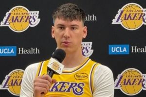 拉拉維亞談?wù)材匪归_啟個(gè)人第23個(gè)賽季：太瘋狂了 我才23歲