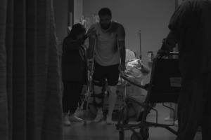 烏度卡：范弗里特因?yàn)樗幬镒饔妙^有點(diǎn)暈 不過(guò)已經(jīng)在積極康復(fù)