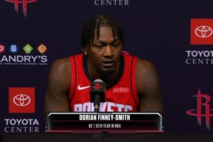 芬尼-史密斯打趣：這賽季我要幫阿門提升防守 我想親自防對(duì)面核心