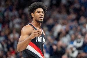 利拉德：我會(huì)通過(guò)分享幫亨德森減輕負(fù)擔(dān) 我理解他的那種渴望