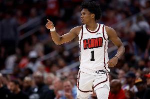 阿門(mén)：我不會(huì)沉迷投三分 但我對(duì)自己苦練的東西有信心