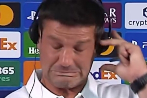 嚇成表情包??發(fā)布會(huì)耳機(jī)突然發(fā)出雜音，國(guó)米主帥齊沃被嚇一跳