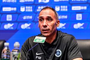 上任不到3個(gè)月！深圳新鵬城官方：穆尼奧斯下課，陳濤任代理主帥