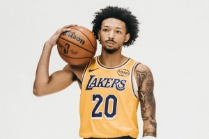 湖人簽下小尼克-史密斯后 三份雙向合同已經(jīng)滿額