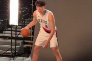 NBA官方：楊瀚森秀運球技巧 開拓者菜鳥迎來生涯首次媒體日